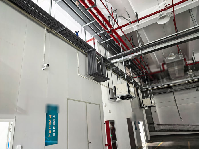 半導(dǎo)體生產(chǎn)車間整體控溫降溫，應(yīng)用工業(yè)蒸發(fā)冷省電空調(diào)臥式射流機(jī)